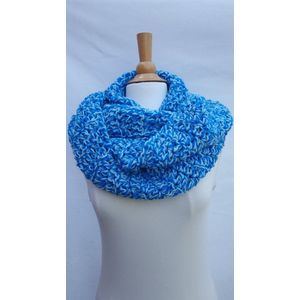 Colsjaal tunnelsjaal gehaakt in aquablauw met lichtblauw gemeleerd handgemaakte warme sjaal
