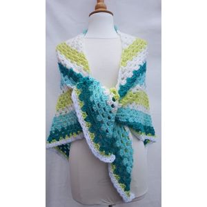 Omslagdoek / grote gehaakte driehoek sjaal in zeegroen aquablauw wit lime met glinsterdraad handgemaakt