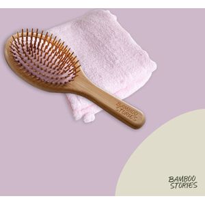 Bamboe haarborstel medium en bamboe haarhanddoek roze