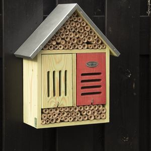 Insectenhotel XL 38.2 cm hoog - vurenhout - bamboe - zink - bijenkast - insectenkast - tuinfiguur - tuinaccessoire - lente - zomer - collectie - tuinieren - ophangbaar - cadeau - geschenk - gift - kerst - nieuwjaar - verjaardag