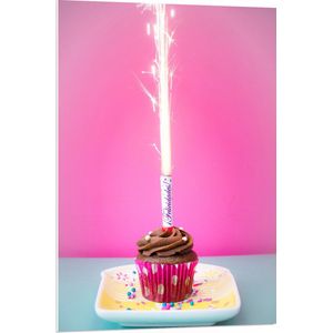 PVC Schuimplaat- Verjaardagscupcake met Chocolade Topping en Fontein - 70x105 cm Foto op PVC Schuimplaat