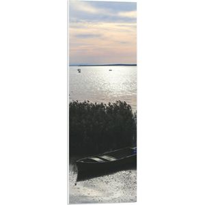 PVC Schuimplaat- Bootjes - Meer - Water - Bomen - Planten - 30x90 cm Foto op PVC Schuimplaat