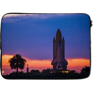 Laptophoes 14 inch - Space Shuttle - Raket - NASA - Laptop sleeve - Binnenmaat 34x23,5 cm - Zwarte achterkant
