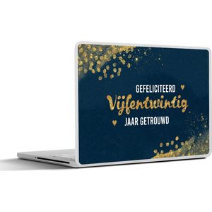 Laptop sticker - 12.3 inch - Gefeliciteerd vijfentwintig jaar getrouwd - Quotes - Spreuken - Goud - Trouwen - 30x22cm - Laptopstickers - Laptop skin - Cover
