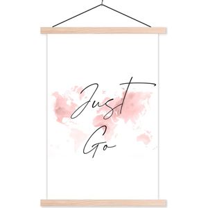 Wanddecoratie - Wereldkaart - Waterverf - Spreuk - Schoolplaat - 40x60 cm - Textielposter - Textiel poster