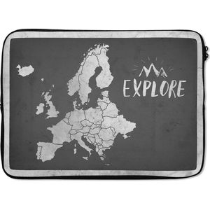 Laptophoes 14 inch - Vintage Europakaart met de tekst ""Explore"" - zwart wit - Laptop sleeve - Binnenmaat 34x23,5 cm - Zwarte achterkant