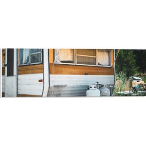 WallClassics - PVC Schuimplaat - Oude Veroeste Caravan - 60x20 cm Foto op PVC Schuimplaat (Met Ophangsysteem)