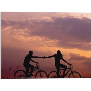 WallClassics - Vlag - Silhouet van Hand in Hand Fietsend Koppel - 40x30 cm Foto op Polyester Vlag