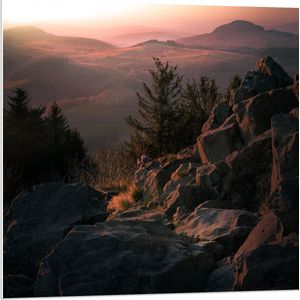 WallClassics - PVC Schuimplaat- Beige Lucht boven Heuvelgebergte - 80x80 cm Foto op PVC Schuimplaat