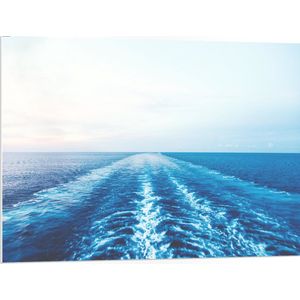 WallClassics - PVC Schuimplaat- Sporen van Boot in de Zee - 100x75 cm Foto op PVC Schuimplaat