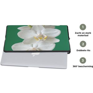 Laptophoes 15.6 inch - Orchidee met groene achtergrond - Laptop sleeve - Binnenmaat 39,5x29,5 cm - Zwarte achterkant