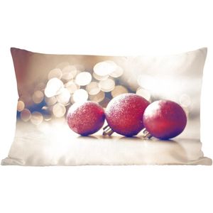 Sierkussen - Drie Rode Kerstballen En Kerstverlichting - Multicolor - 40 Cm X 60 Cm