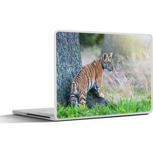Laptop sticker - 13.3 inch - Tijgerwelp in het bos - 31x22,5cm - Laptopstickers - Laptop skin - Cover