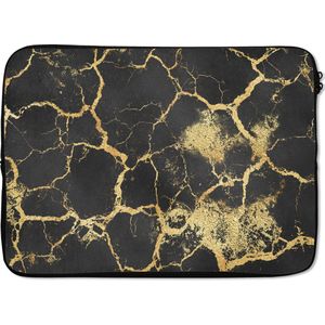 Laptophoes 14 inch - Marmer print - Goud - Zwart - Laptop sleeve - Binnenmaat 34x23,5 cm - Zwarte achterkant