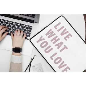 Laptophoes 17 inch - Quotes - Spreuken - Live what you love - Liefde - Laptop sleeve - Binnenmaat 42,5x30 cm