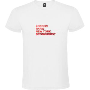 Wit T-Shirt met “ LONDON, PARIS, NEW YORK, BRONKHORST “ Afbeelding Rood Size M