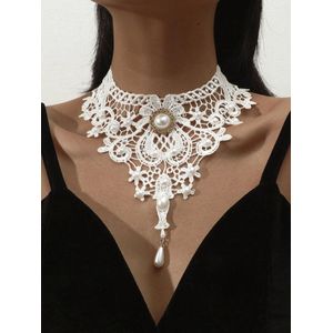 Choker wit kant met imitatie parel
