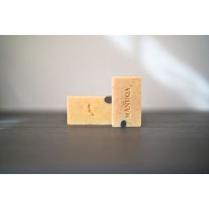 Kurkuma 100% natuurlijke zeep bar 60 gram - met effectieve ingrediënten tegen eczeem en jeuk - hydraterend, verzorgend en beschermend