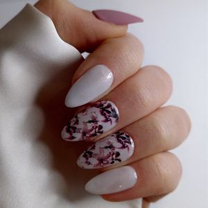 SD Press on Nails - B-179 - Plaknagels met nagellijm - Kort Stiletto - Wit - Flower - Mauve - Set 20 Kunstnagels handgemaakt van gel polish - Accessoires Feestdagen - Kunstnagels - Valse Nagels