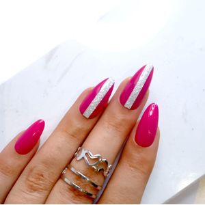 SD Press on Nails - B4 - Plaknagels - Nagelset 20 Nagels - Pink Roze Zilver - Gellak - Nagellak - Lang Stiletto Nageltips - Nepnagels met Lijm - Kunstnagels - Nail Art - Handmade - Valse nagels - Nepnagels - Accessoires - Lange Nagels - Nagellak