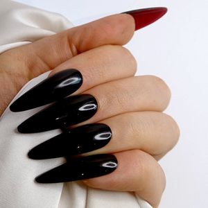 SD - Press On Nails - No. 38 Moulin Black - Plaknagels - Zwart met Rode Onderkant - Set 20 Handgemaakte Nagels