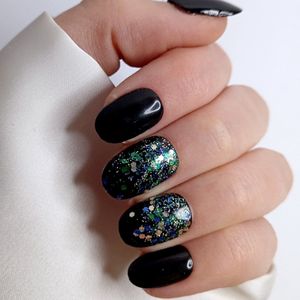 SD Press on Nails - B-180 - Plaknagels - Gelnagels - Handgemaakt - 20 stuks - Zwart Glitter - Nepnagels met lijm - Korter Rond - Accessoires Feestdagen - Nagelstudio - Gellak - Nageltips - Nagelset - Nail Art