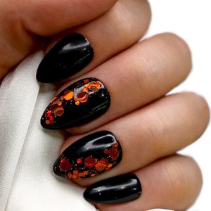 SD Press on Nails - No. 23 Falling - Medium Stiletto - Zwart - Oranje Glitter - Plaknagels - Gelnagels - Handgemaakte Nagels - 20 stuks - Cosplay - Accessoires - (gel)Nagellak - Nagelstudio - Nail Art - Nagels met lijm - M Nageltips