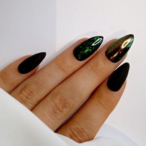 SD Press on Nails - B155 - Plaknagels met nagellijm - Medium Stiletto - Matte Zwart Groen - Set 20 Kunstnagels handgemaakt van gellak - Halloween Accessoires