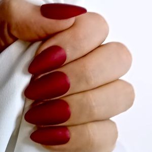 SD Press on Nails - B-105 - Plaknagels - Nagelset 20 Nagels - Rood Matte - Gellak - Nagellak - Kort Stiletto - Nepnagels met Lijm - Kunstnagels - Nail Art - Handmade - Valse nagels - Nagelvijl - Accessoires - Stiletto Nagels