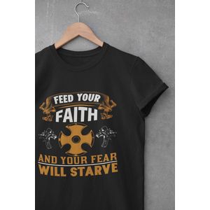 Shirt - Feed your faith - Wurban Wear | Grappig shirt | Leuk cadeau | Unisex tshirt | Bijbel | Christendom | Koran | God | Godsdienst | Spiritualiteit | Kracht | Zwart