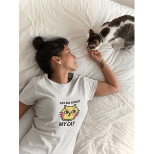 Shirt - Ask me about my cat - Wurban Wear | Grappig shirt | Kat | Unisex tshirt | Kattenbak | Liefde | Knuffel | Wit