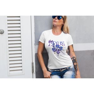 Shirt - The love - Wurban Wear | Grappig shirt | Geloof | Unisex tshirt | Religie | Vloerkleed | Bidden | Bijbel | Christendom | Wit