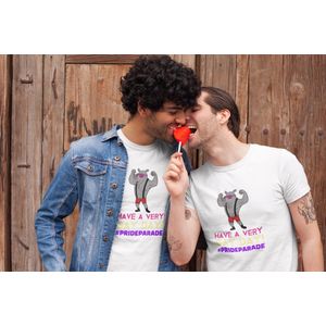 Shirt - Have a very gay day - Wurban Wear | Grappig shirt | Pride | Unisex tshirt | Pride vlag | Regenboog vlag | LGBTQ | Make up | Gay | Liefde | Wit