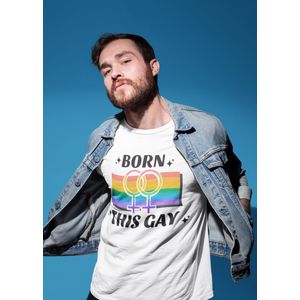 Shirt - Born this gay - Wurban Wear | Grappig shirt | Pride | Unisex tshirt | Pride vlag | Regenboog vlag | LGBTQ | Make up | Gay | Liefde | Wit