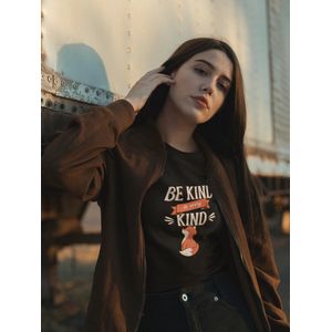 Shirt - Be kind to every kind - Wurban Wear | Grappig shirt | Vegan | Unisex tshirt | Dieren | Dierenvriend | Vegan kookboek | Wit & Zwart