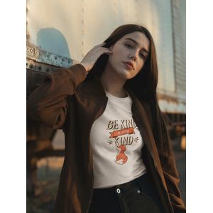 Shirt - Be kind to every kind - Wurban Wear | Grappig shirt | Vegan | Unisex tshirt | Dieren | Dierenvriend | Vegan kookboek | Wit & Zwart