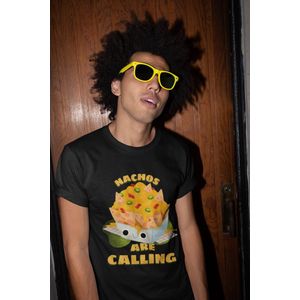 Shirt - Nachos are calling - Wurban Wear | Grappig shirt | Dieet | Unisex tshirt | Fast food | Airfryer | Sport | Verwenpakket | Wit & Zwart