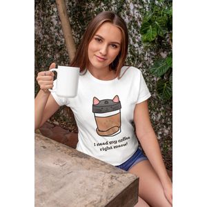 Shirt - I need my coffee right meow - Wurban Wear | Grappig shirt | Koffie | Unisex tshirt | Koffiezetapparaat | Koffiebonen | Wit