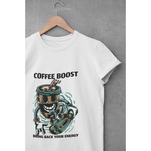 Shirt - Coffee boost - Wurban Wear | Grappig shirt | Koffie | Unisex tshirt | Koffiezetapparaat | Koffiebonen | Wit & Zwart
