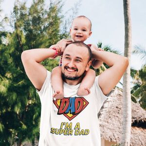 Shirt - DAD I’m a super dad - Wurban Wear | Grappig shirt | Vaderdag | Unisex tshirt | Papa verjaardag | Voetbal | Wit & Blauw