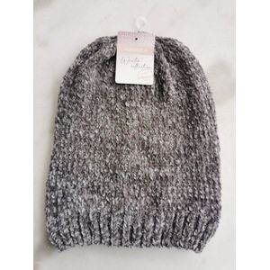 Warme en zachte gebreide muts grijs one size beanie model