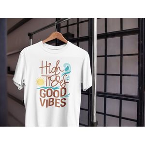 Shirt - High tides good vibes - Wurban Wear | Grappig shirt | zon | Unisex tshirt | surfen | zwembroek | wit