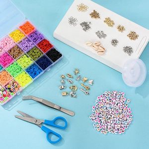 Kralenset om te rijgen, 3850 stuks, met 300 stuks letterkralen, polymeerkleikralen van 6 mm, kleikralen, platte kralen, Heishi-kralen, doe-het-zelf, halsketting, bedelarmband, geschikt als