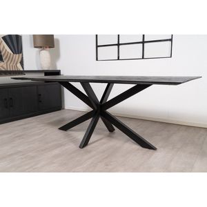 Floor tafel met rechthoekig Mango houten blad 180 x 90 cm met facetrand aan onderzijde. Bladkleur zwart gezandstraald afgewerkt. Onderstel is een spinpoot in de kleur zwart.