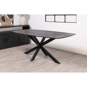Floor tafel met gecurved Mango houten blad van 240 x 100 cm met facetrand aan onderzijde. Bladkleur zwart gezandstraald. Onderstel is een spinpoot in de kleur zwart.
