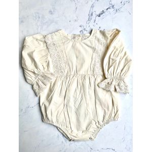 Omer en Odille - boxypakje/romper/body met kant - crème - 18-24 maand
