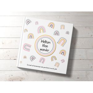 Welkom klein wonder - Babyboek - genderneutraal - LHBTIQ vriendelijk