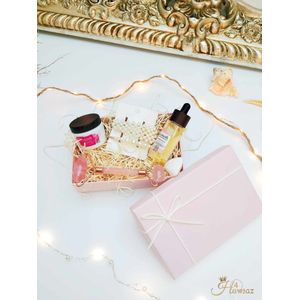 Verzorgingsset 5 stuks - Hawsaz.nl Cadeau - Geschenksets - Gezichtverzorging geschenk - Gezicht en nek olie -Dames cadeauset - Verwenpakket - Geschenkset - Valentijnscadeau - Luxe Verwenpakket - Moederdag - Dag en nacht creme - verzorgingsproducten