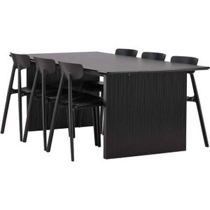 Vail eethoek tafel zwart en 6 Ursholmen stoelen zwart.