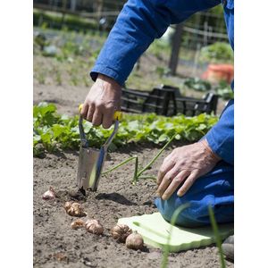 Bollenplantautomaat met drie bollenplantbakken